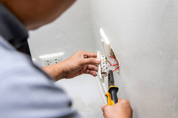 Best Emergency Electrical Repair  in Cleveland, MS